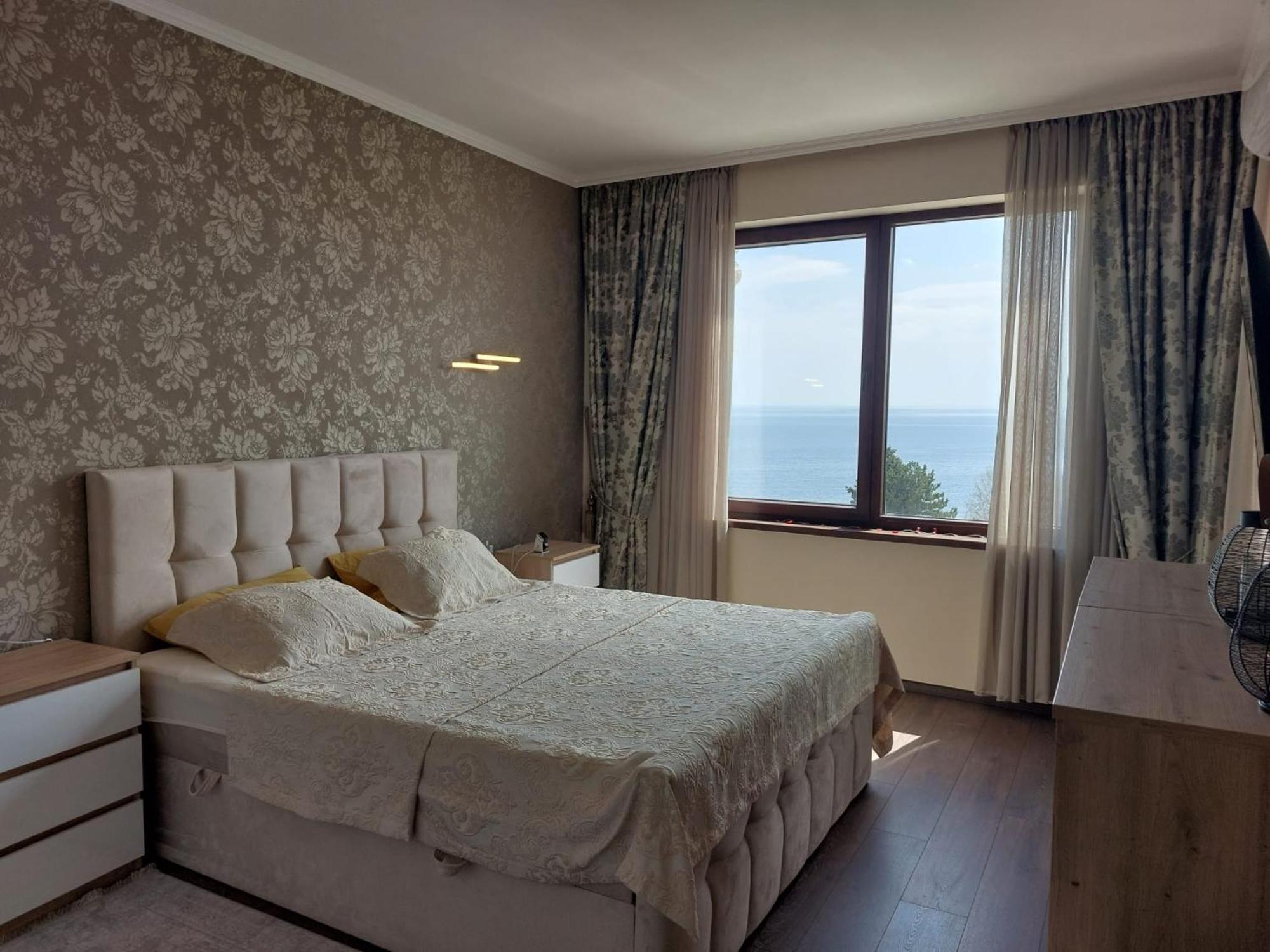 Luxury Penthouse Apartments At Valencia Gardens Burgasz Kültér fotó